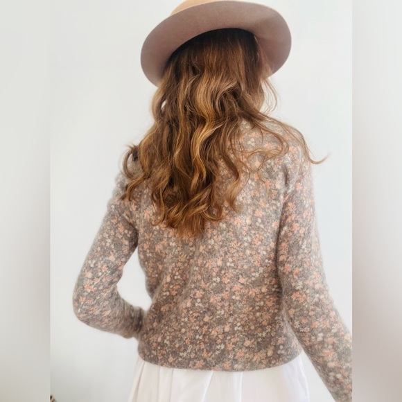 Floral Sweater - Picture 4 of 5